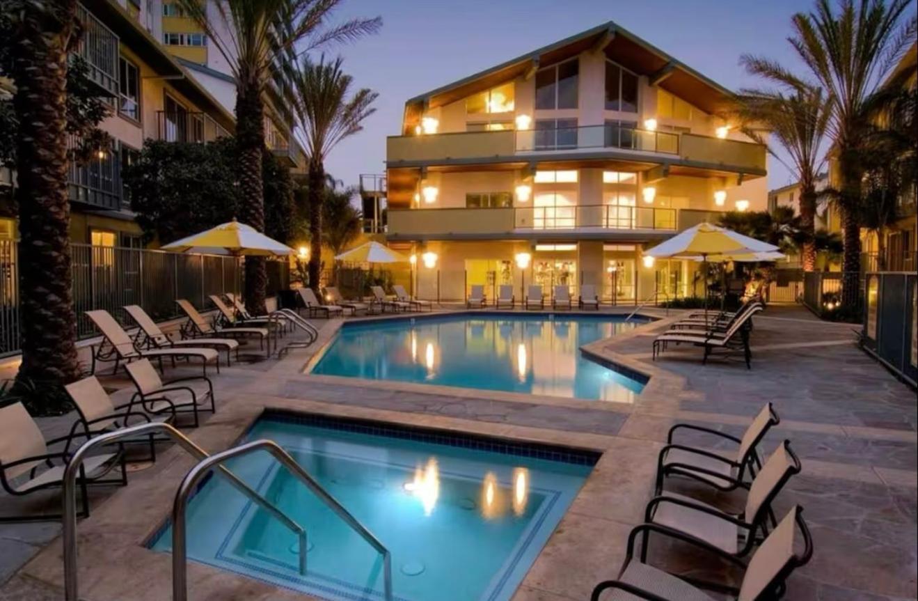 Apartment Oceanfront Bliss, & Marina Views, Roomy 1br Los Angeles