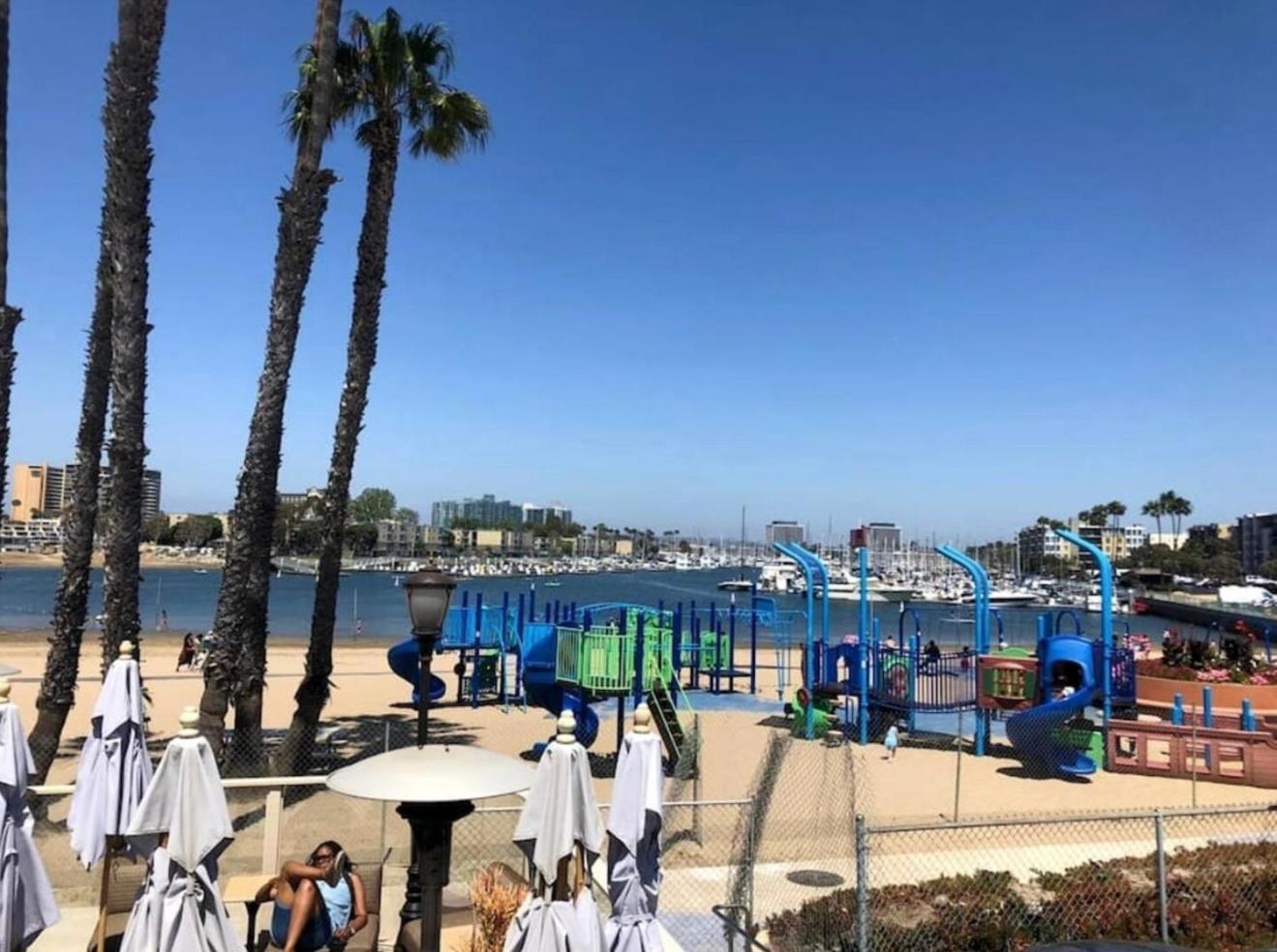 Oceanfront Bliss, & Marina Views, Roomy 1br Los Angeles