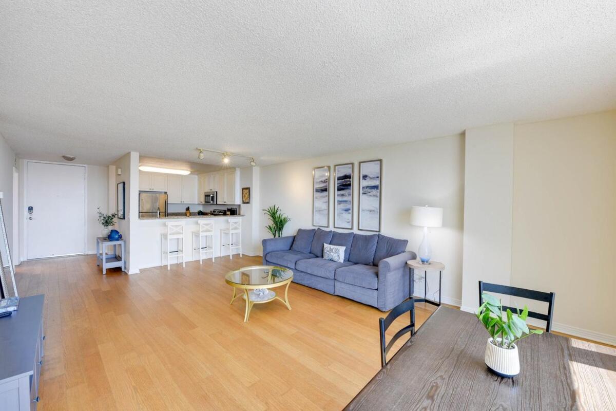 Oceanfront Bliss, & Marina Views, Roomy 1br Los Angeles