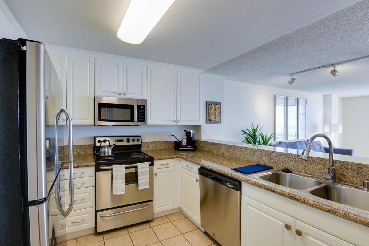 Oceanfront Bliss, & Marina Views, Roomy 1br Apartamento *
