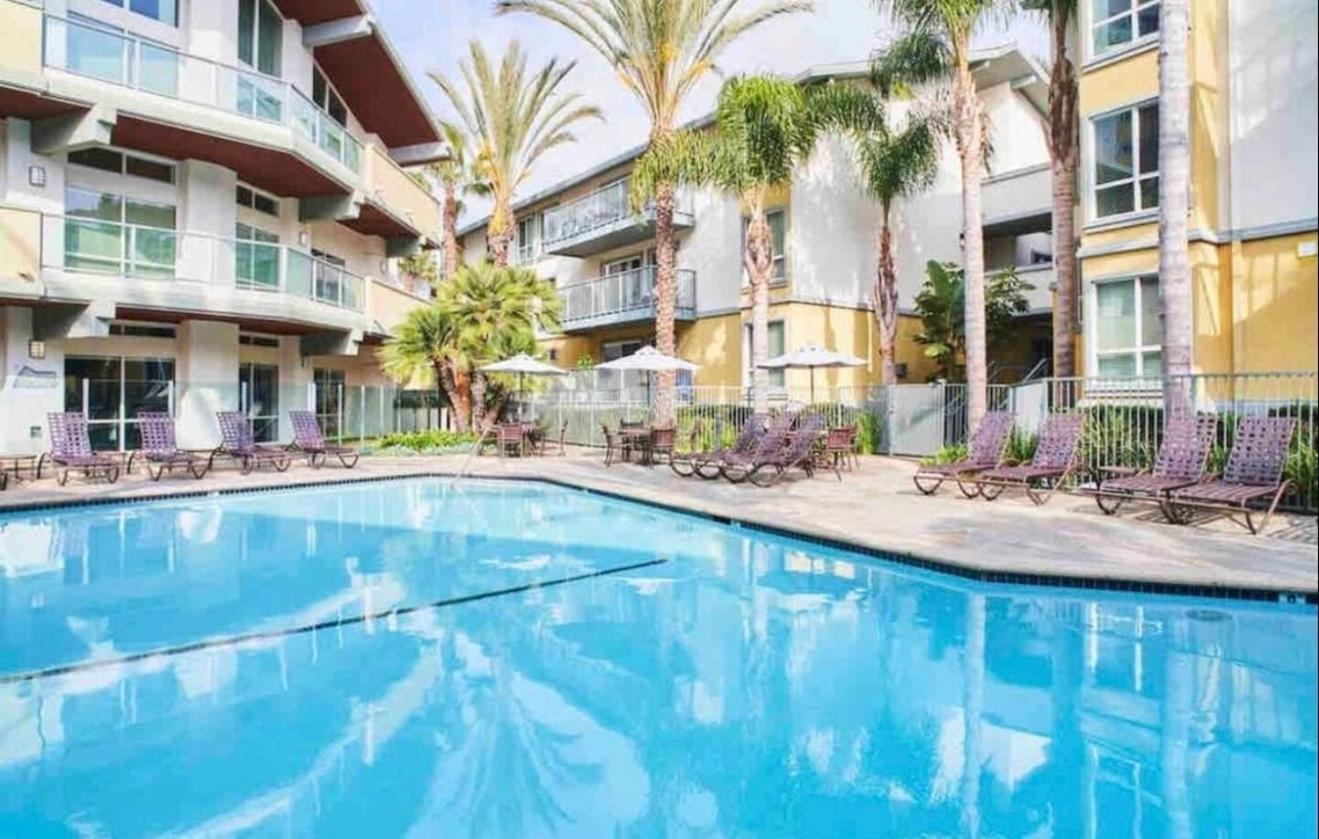 Oceanfront Bliss, & Marina Views, Roomy 1br *
